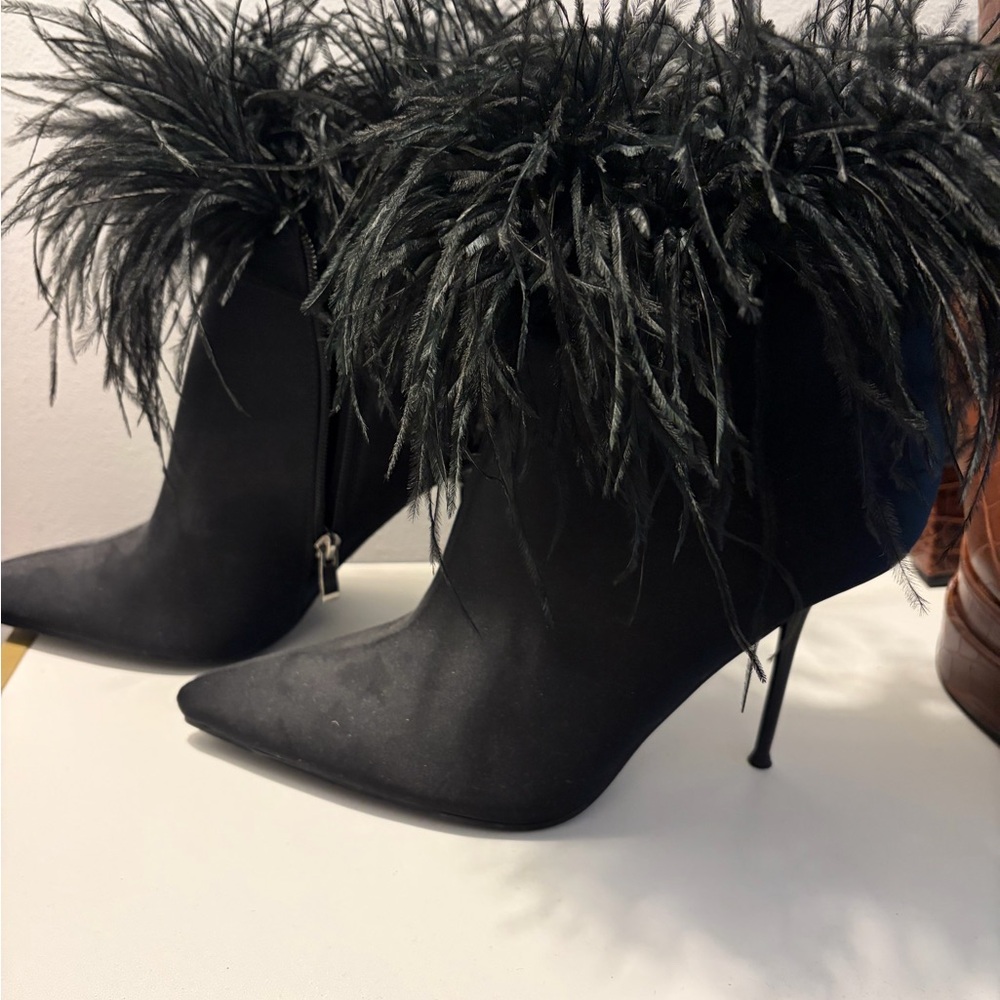 Azalea Wang Black Feathered Women's Boots